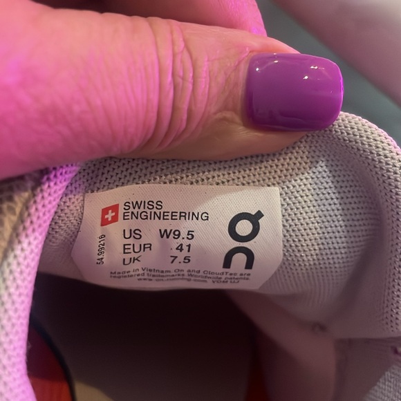 On cloud orange and white🧡🤍 - Picture 5 of 8